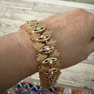 Vintage AB Rhinestone Gold Tone Thermoset Lucite Link Bracelet Collector’s Item